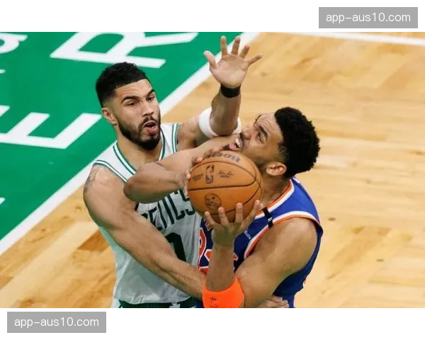 布朗铁血防守体系成型 尼克斯限制老鹰下半场前19分钟仅32分