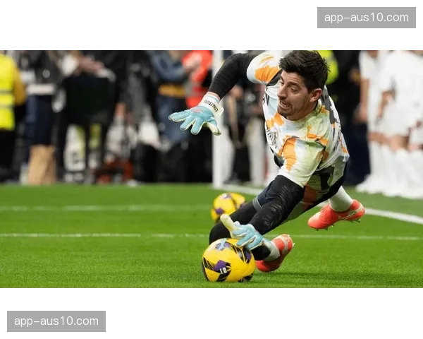 皇马库尔图瓦肌肉伤病未愈 门将位置轮换方案待定网页